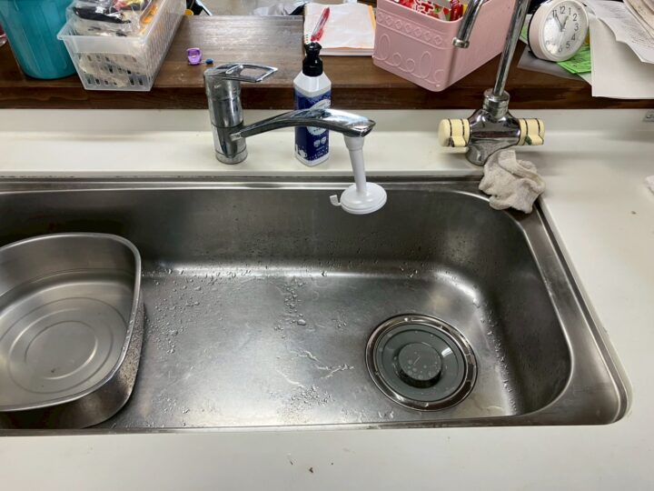名古屋市緑区での台所水漏れ修理｜排水管と排水栓の交換で快適なキッチン環境に！の画像